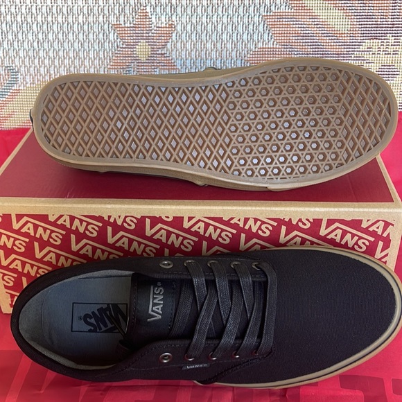Vans Men’s Atwood
(12 Oz Canvas) Black/Gum
VN000TUYD8E Sneakers - Picture 4 of 16